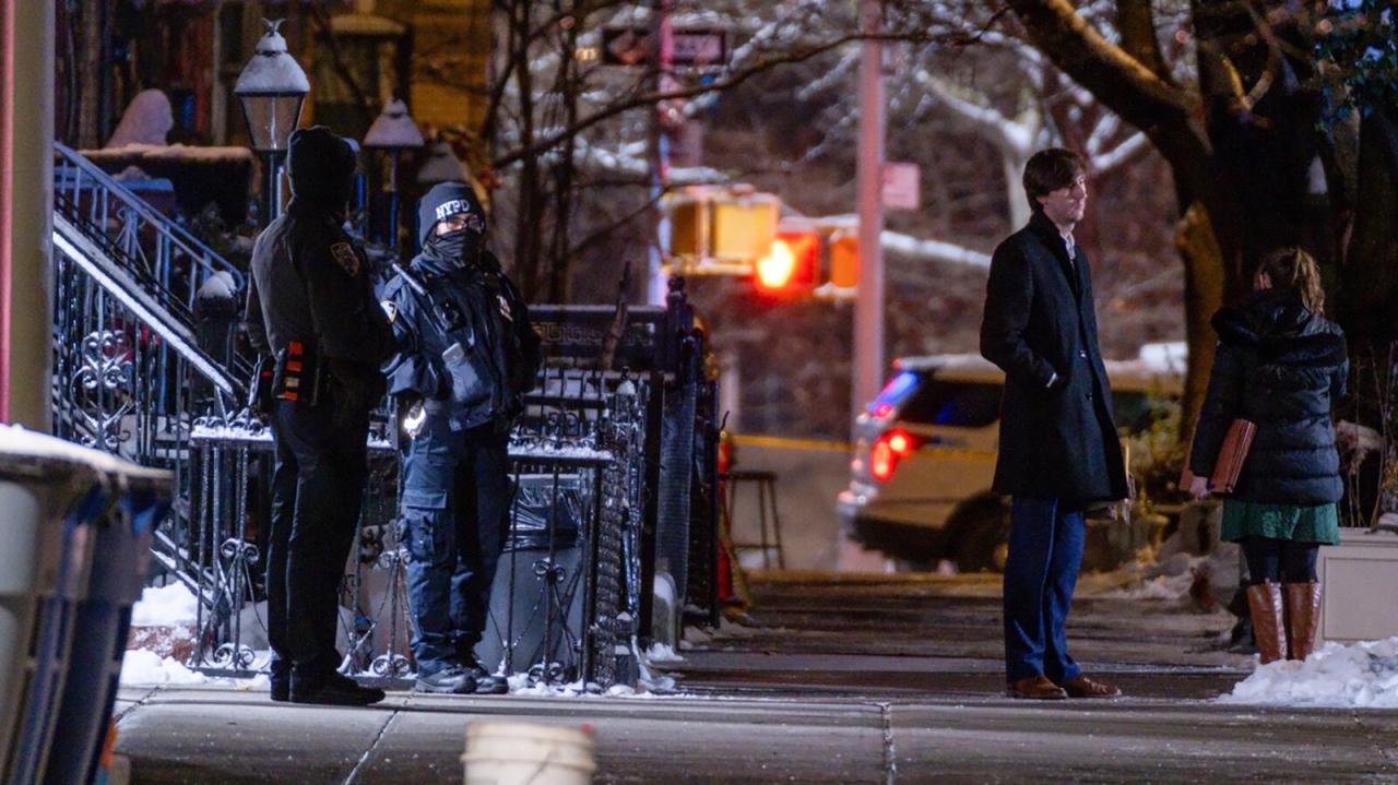 Nypd officers shot brooklyn