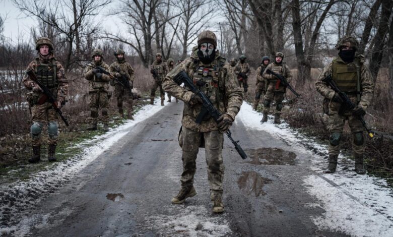 Funeral troops shot clashes rebels kramatorsk violence held rebel deadly erupt toward sergey ponomarev europe