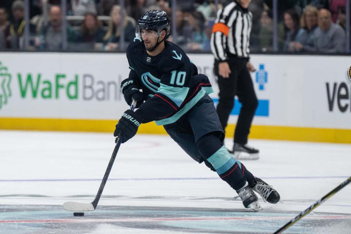 Matty beniers nhl selke trophy kraken