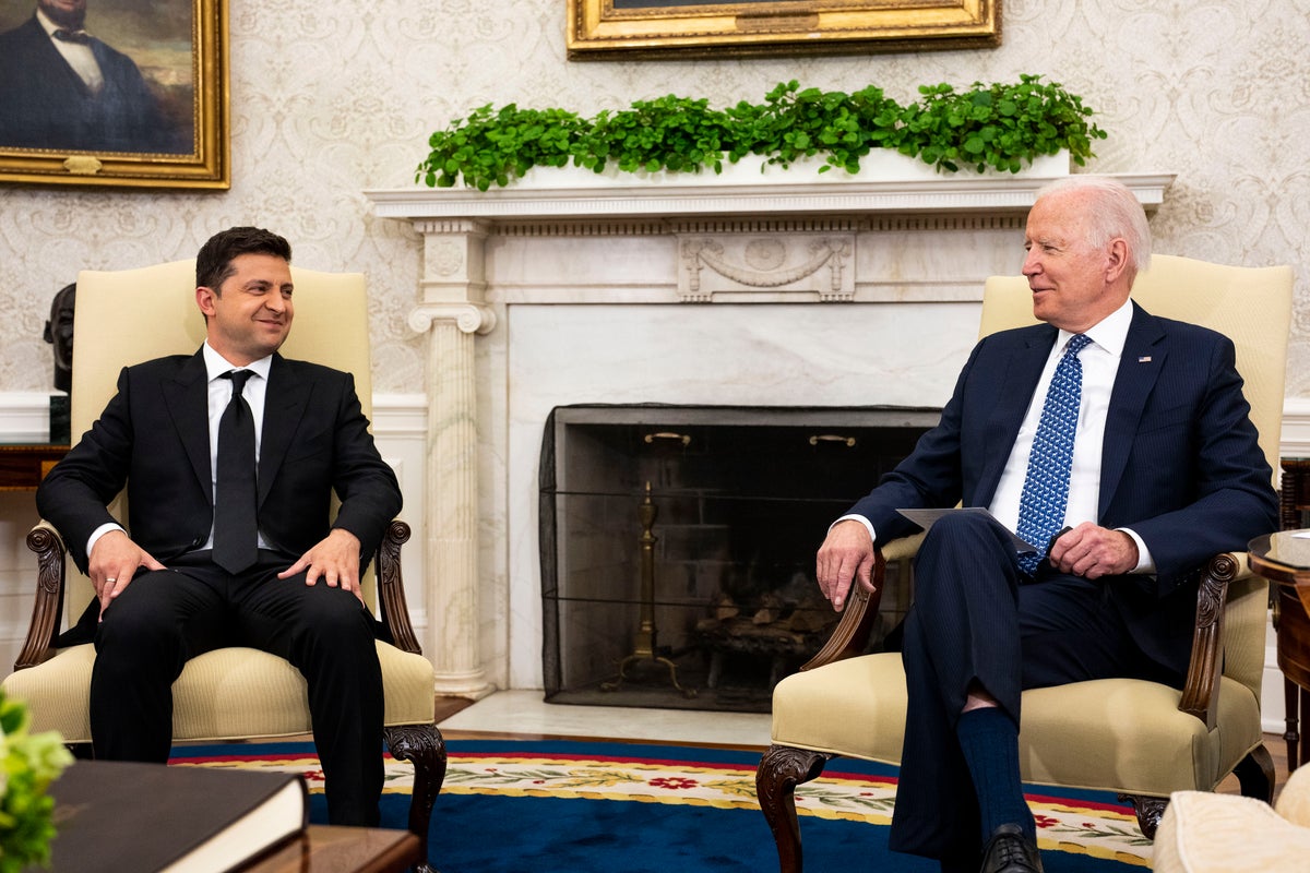 Biden documents zelensky general