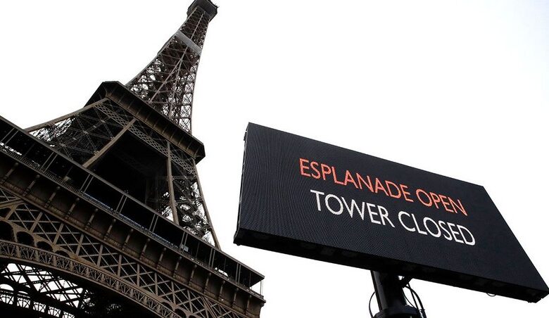 Paris eiffel tower closed strike