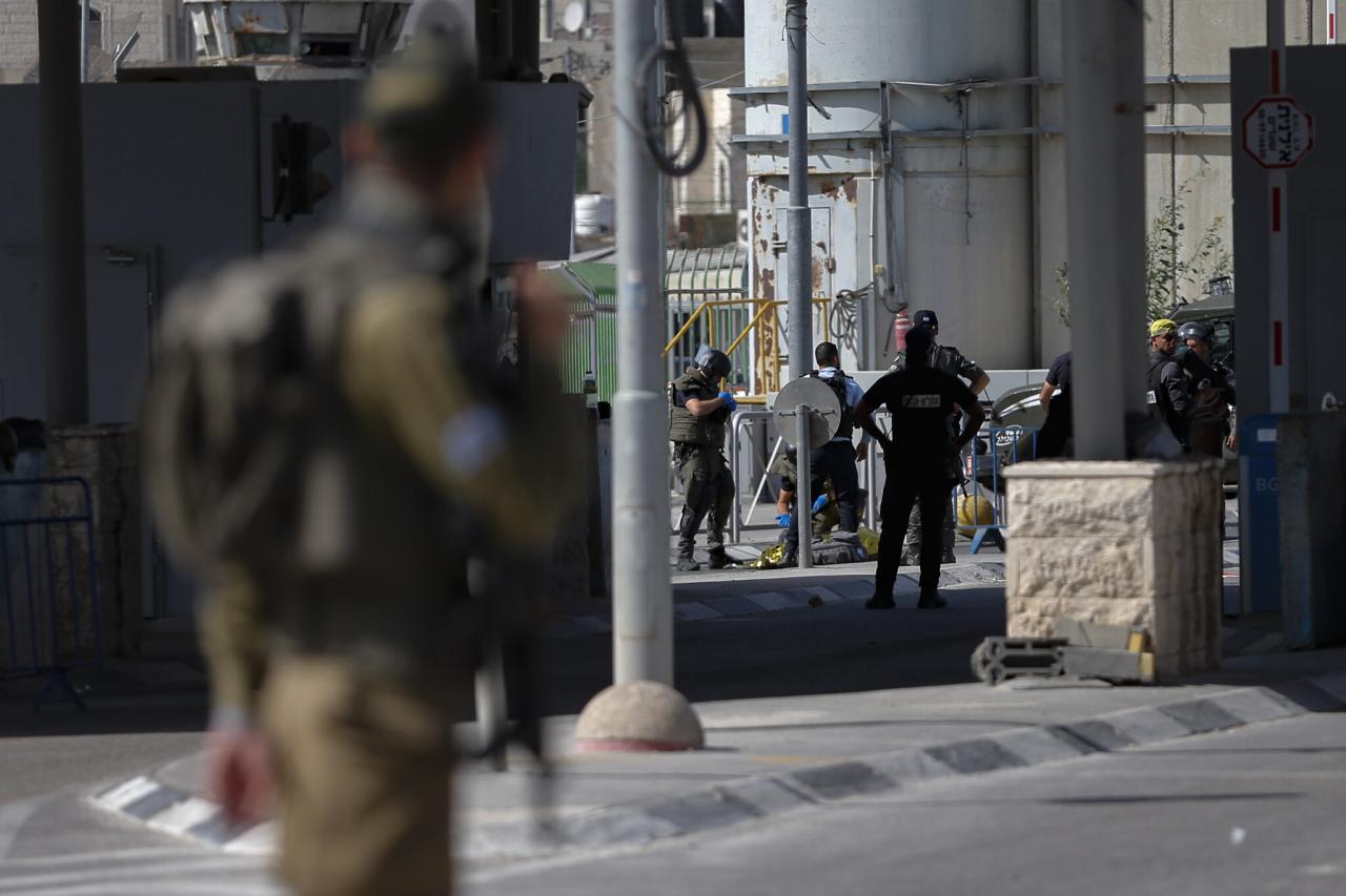 Israel west bank checkpoint shooting