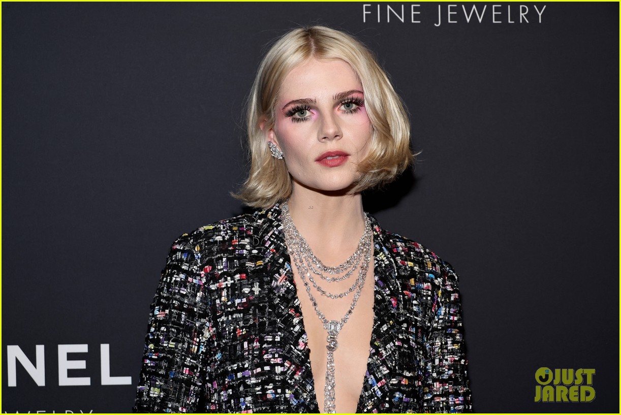 Ferrera holmes mulligan chanel