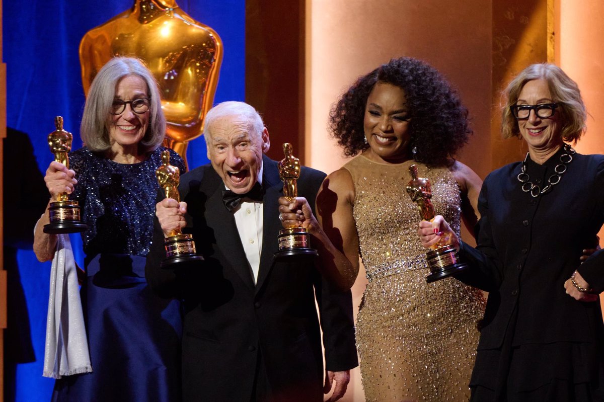 Angela bassett mel brooks governors awards oscars