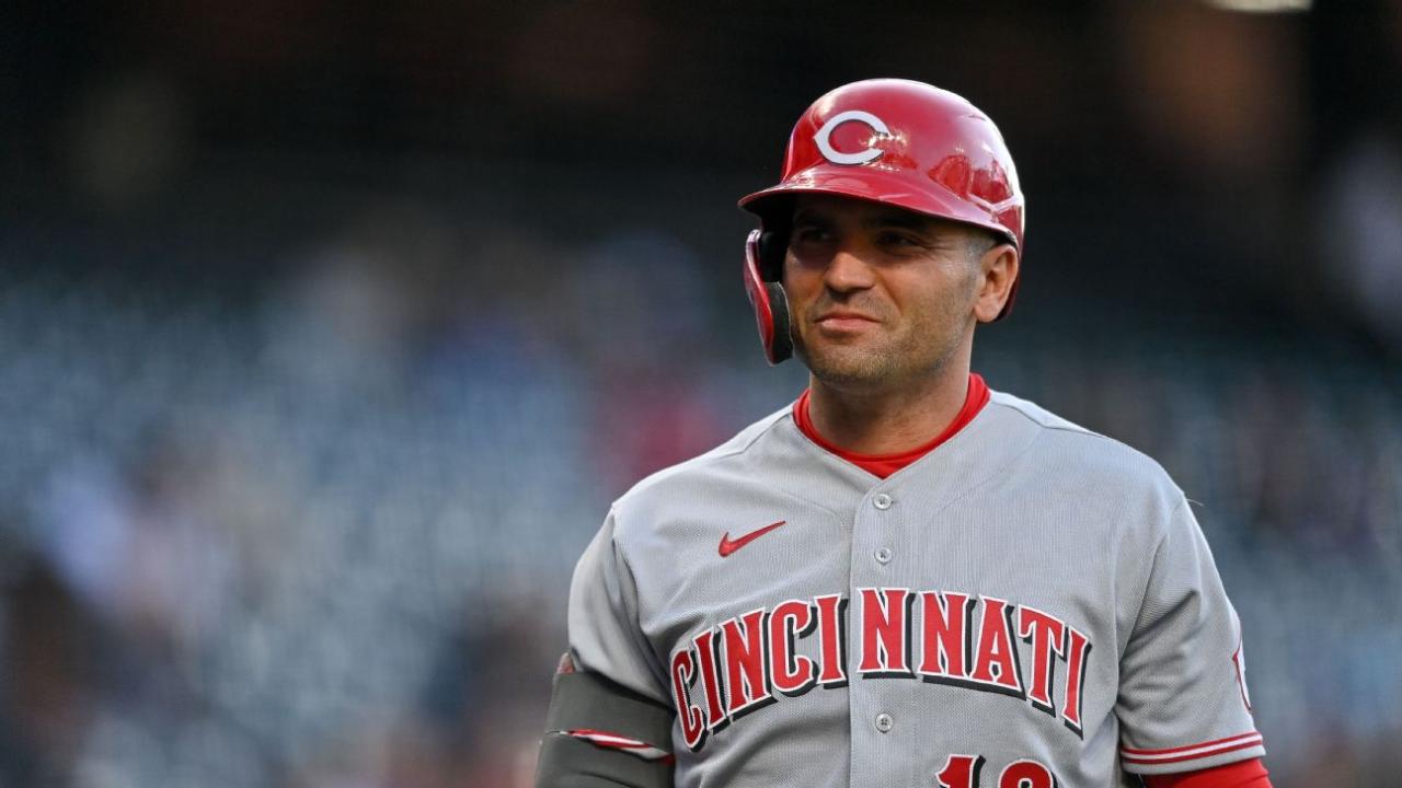 Joey votto free agency spring training