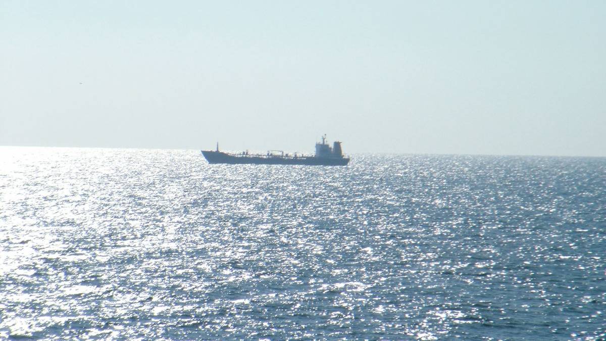 Oil vessel gulf oman iran