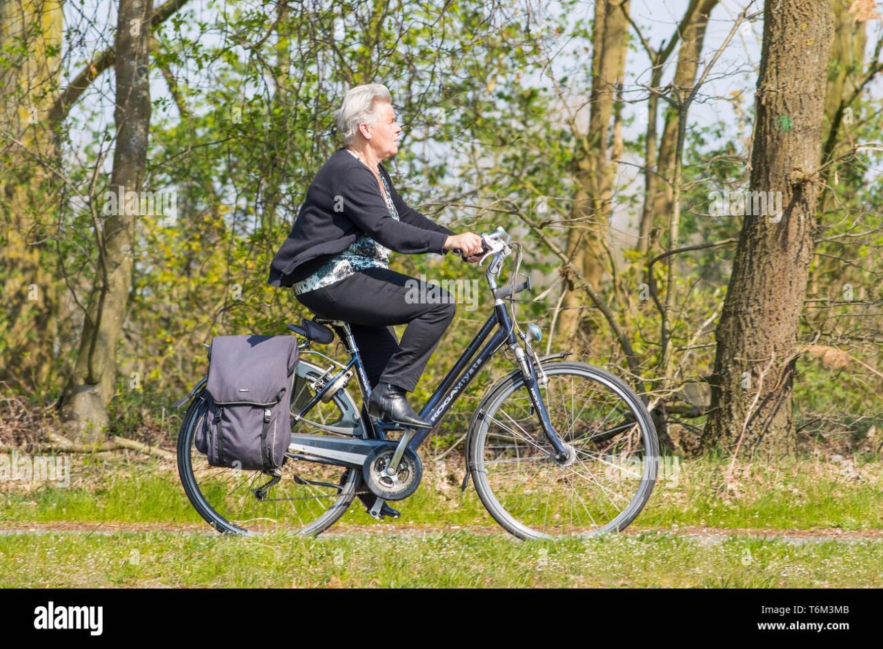 Health aging cycling community