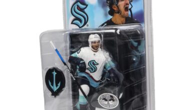 Matty beniers nhl selke trophy kraken