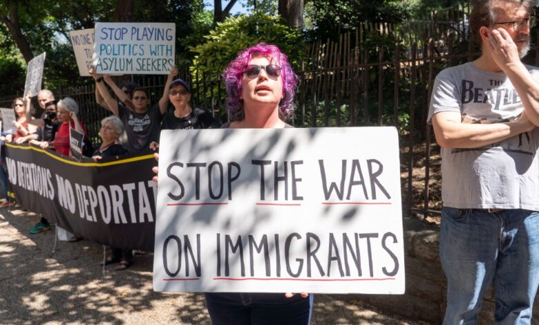 Sliwa migrant attack investigate