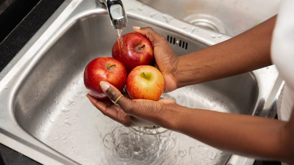A Revolutionary Starch-Based Wash Promises to Erase Pesticides and ...